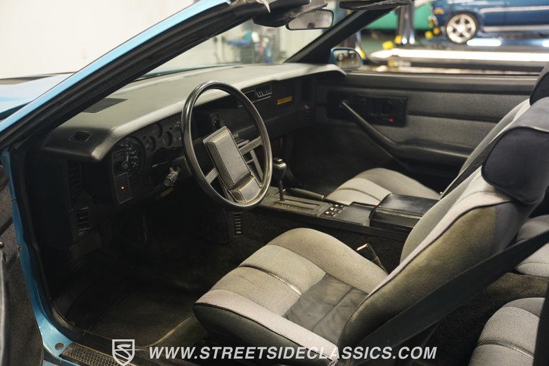 Chevrolet-Camaro-1988-Bright-Blue-Black-2
