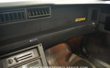 Chevrolet-Camaro-1988-Bright-Blue-Black-35