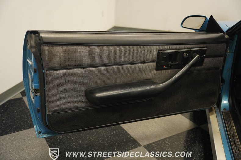 Chevrolet-Camaro-1988-Bright-Blue-Black-43