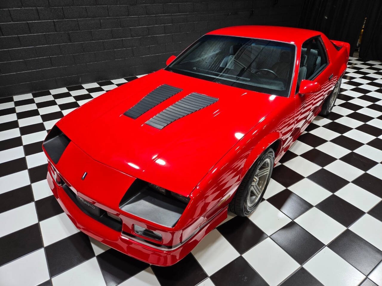 Chevrolet-Camaro-1988-Hatchback-16