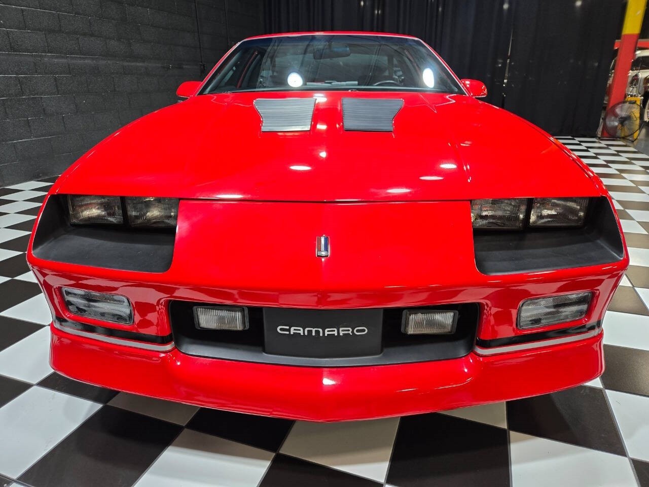 Chevrolet-Camaro-1988-Hatchback-17
