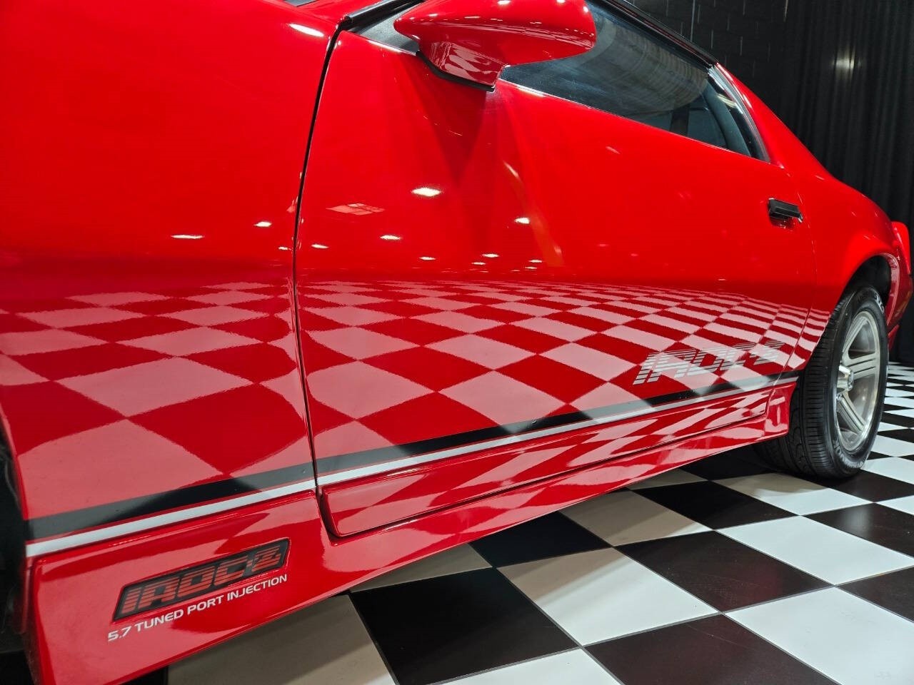 Chevrolet-Camaro-1988-Hatchback-18