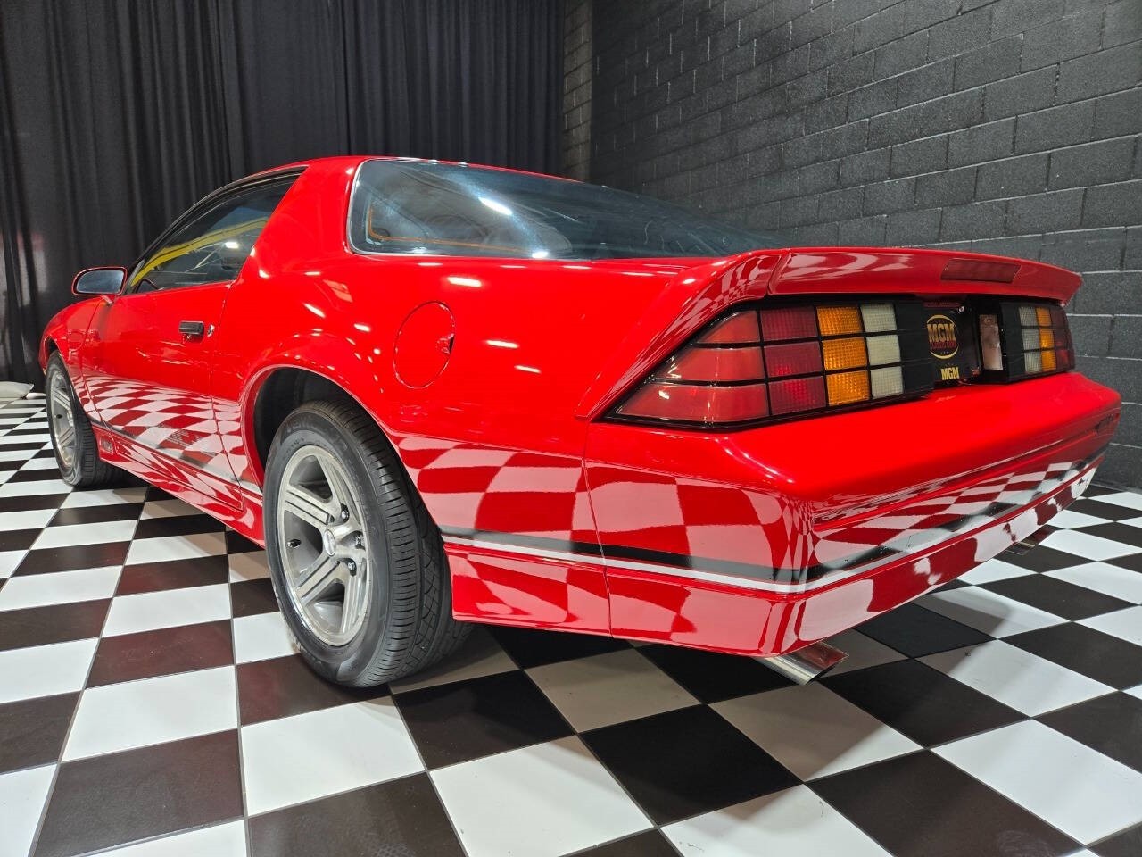 Chevrolet-Camaro-1988-Hatchback-19