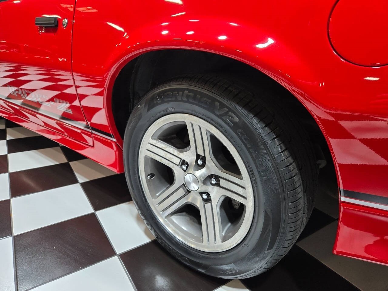 Chevrolet-Camaro-1988-Hatchback-33