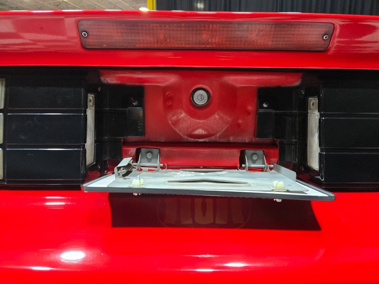 Chevrolet-Camaro-1988-Hatchback-38