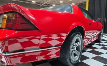 Chevrolet-Camaro-1988-Hatchback-39