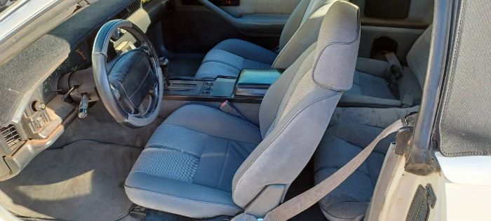 Chevrolet-Camaro-1989-3
