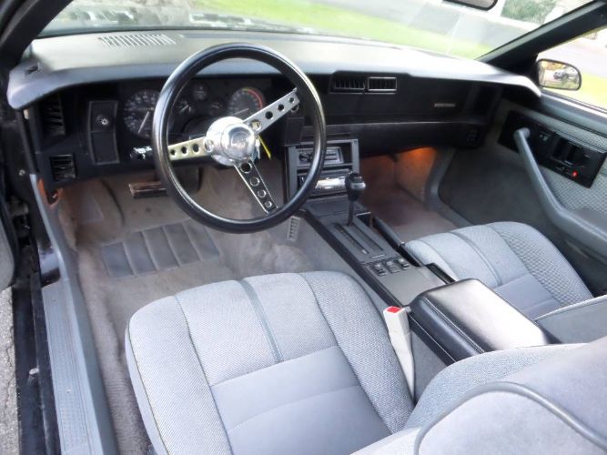 Chevrolet-Camaro-1989-Black-Gray-Cloth-4