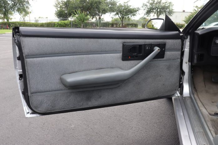 Chevrolet-Camaro-1989-Silver-Metallic-Gray-12
