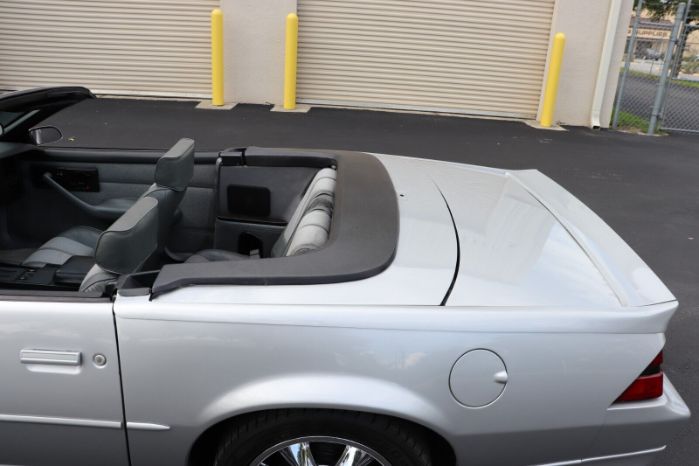 Chevrolet-Camaro-1989-Silver-Metallic-Gray-14