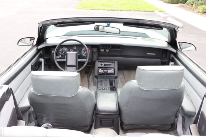 Chevrolet-Camaro-1989-Silver-Metallic-Gray-2