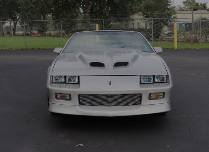 Chevrolet-Camaro-1989-Silver-Metallic-Gray-3