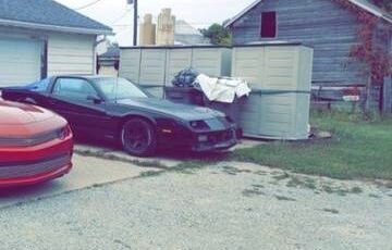 Chevrolet-Camaro-1990-Black-Gray-3
