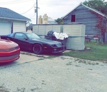 Chevrolet-Camaro-1990-Black-Gray-3