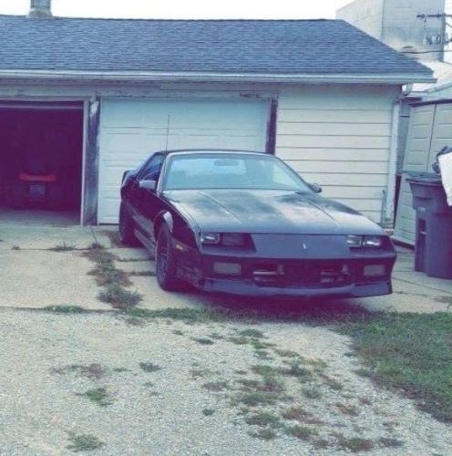 Chevrolet-Camaro-1990-Black-Gray