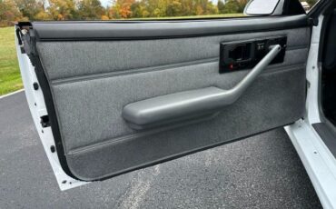 Chevrolet-Camaro-1990-White-Gray-10