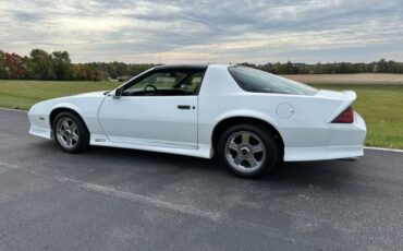 Chevrolet-Camaro-1990-White-Gray-16