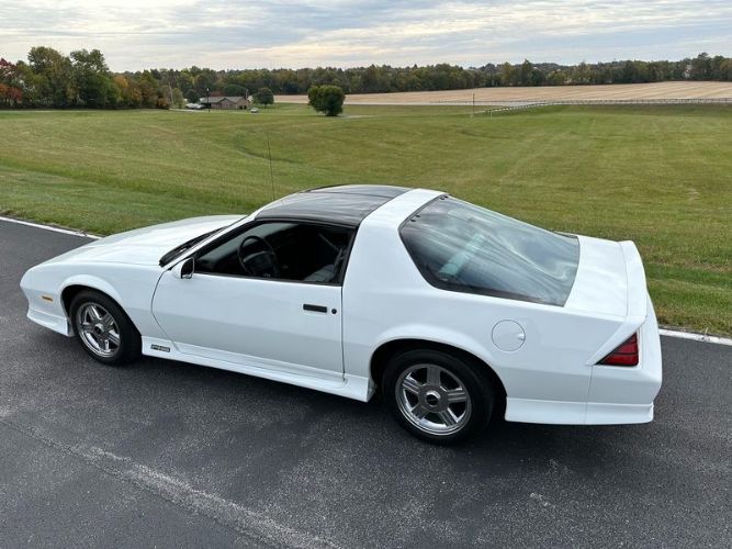 Chevrolet-Camaro-1990-White-Gray-18