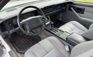 Chevrolet-Camaro-1990-White-Gray-25