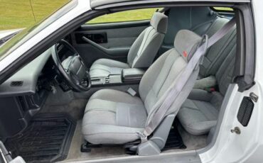 Chevrolet-Camaro-1990-White-Gray-26
