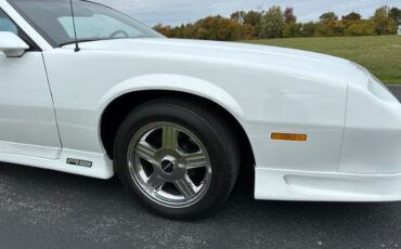 Chevrolet-Camaro-1990-White-Gray-28