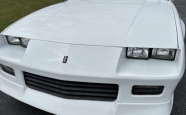 Chevrolet-Camaro-1990-White-Gray-32