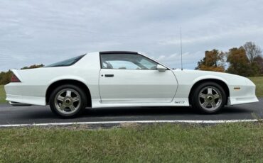 Chevrolet-Camaro-1990-White-Gray-37