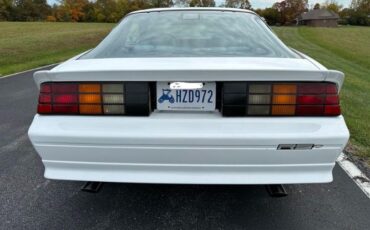 Chevrolet-Camaro-1990-White-Gray