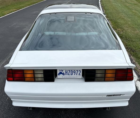 Chevrolet-Camaro-1990-White-Gray-39