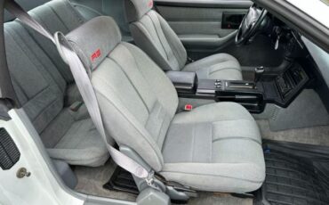 Chevrolet-Camaro-1990-White-Gray-9