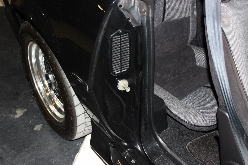 Chevrolet-Camaro-1991-Black-Gray-3