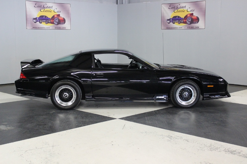 Chevrolet-Camaro-1991-Black-Gray-36