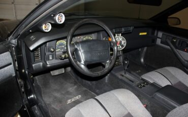 Chevrolet-Camaro-1991-Black-Gray-46