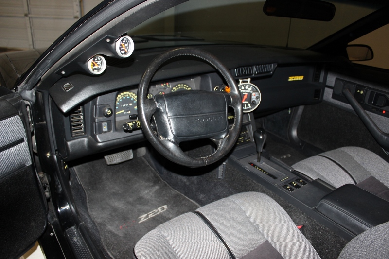 Chevrolet-Camaro-1991-Black-Gray-46