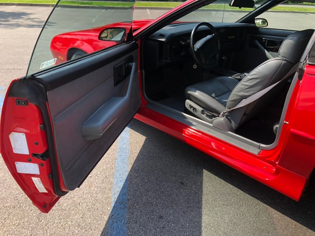 Chevrolet-Camaro-1991-Convertible-17