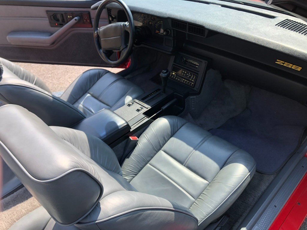 Chevrolet-Camaro-1991-Convertible-21