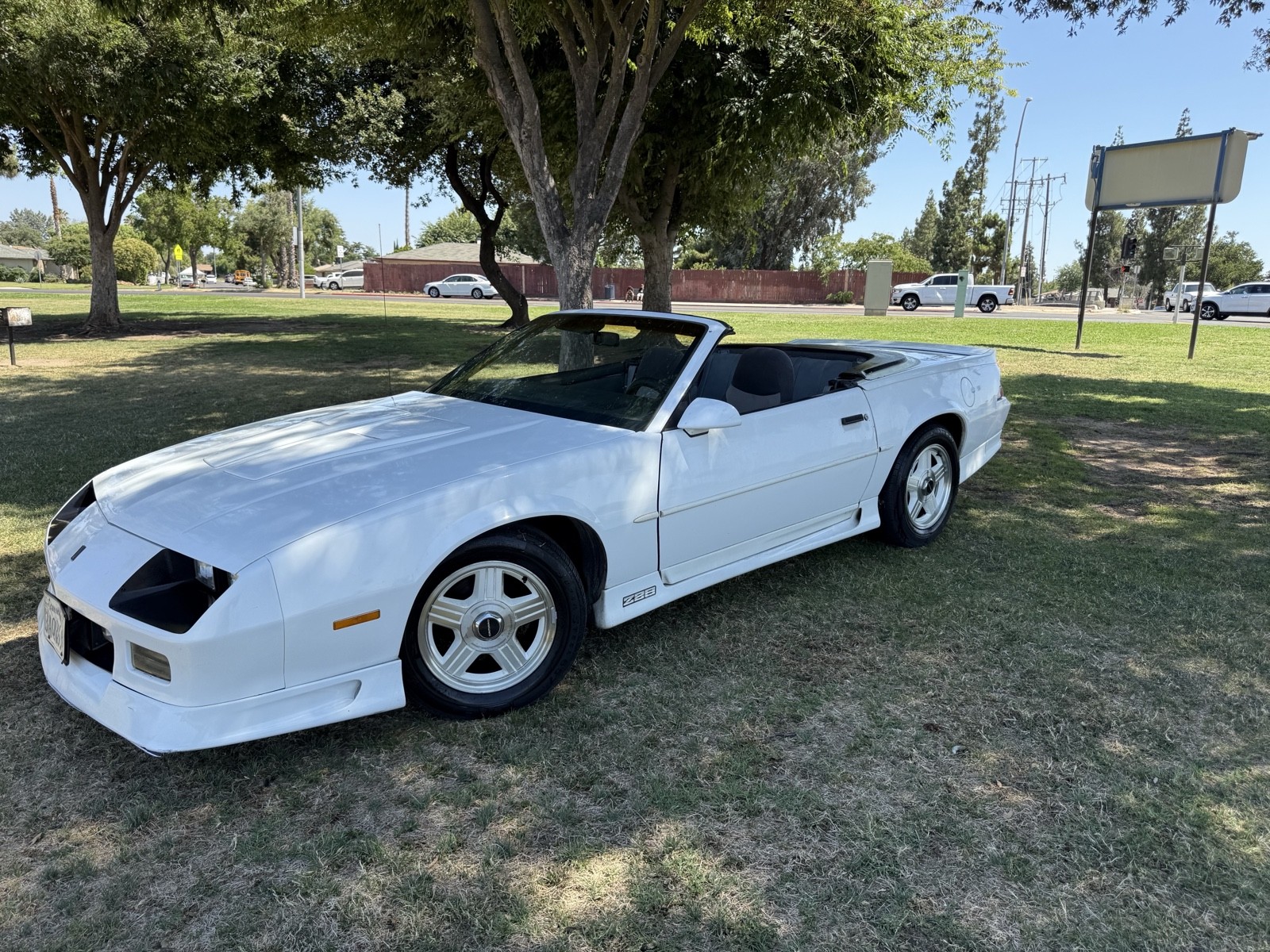 Chevrolet-Camaro-1991-Convertible-4