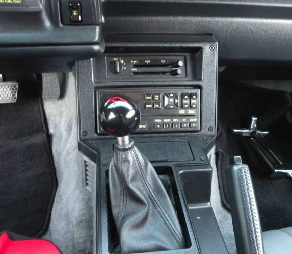 Chevrolet-Camaro-1991-Red-Gray-Leather-2