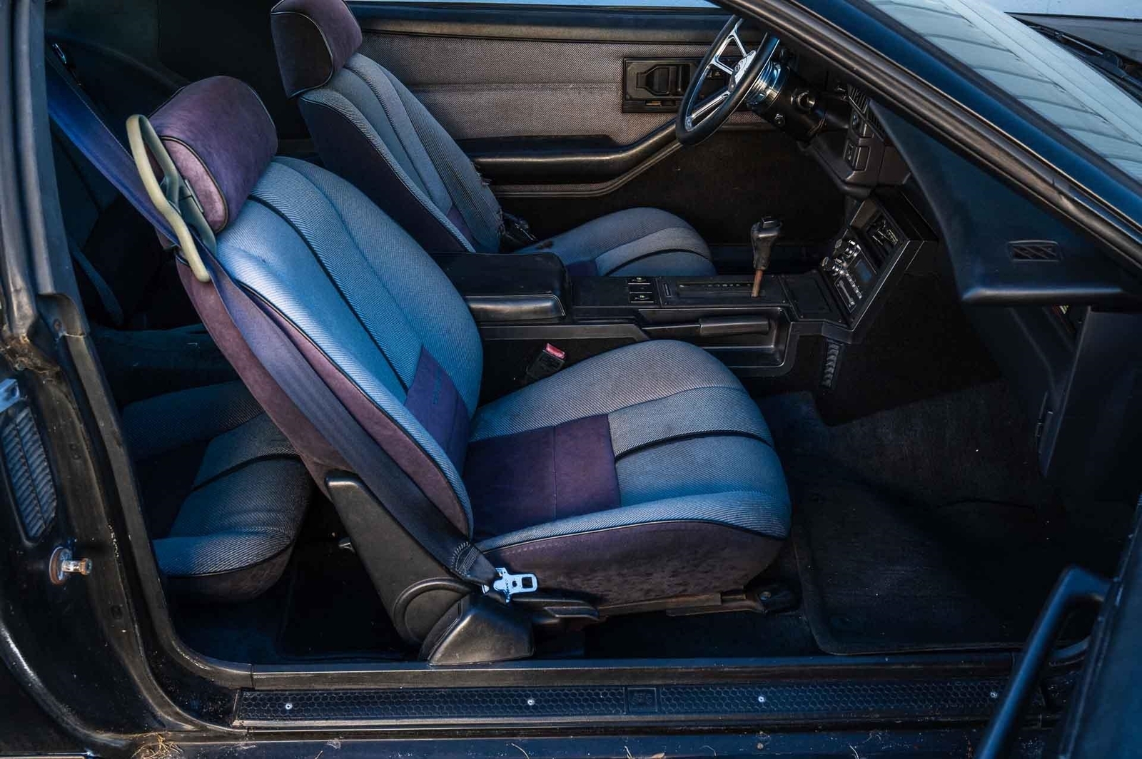 Chevrolet-Camaro-1992-2-Door-11