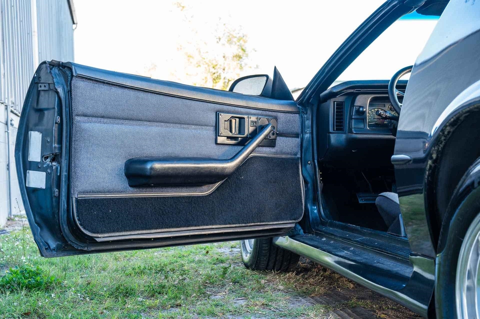Chevrolet-Camaro-1992-2-Door-29