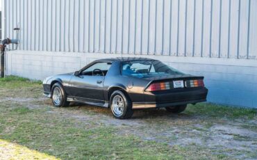 Chevrolet-Camaro-1992-2-Door-3