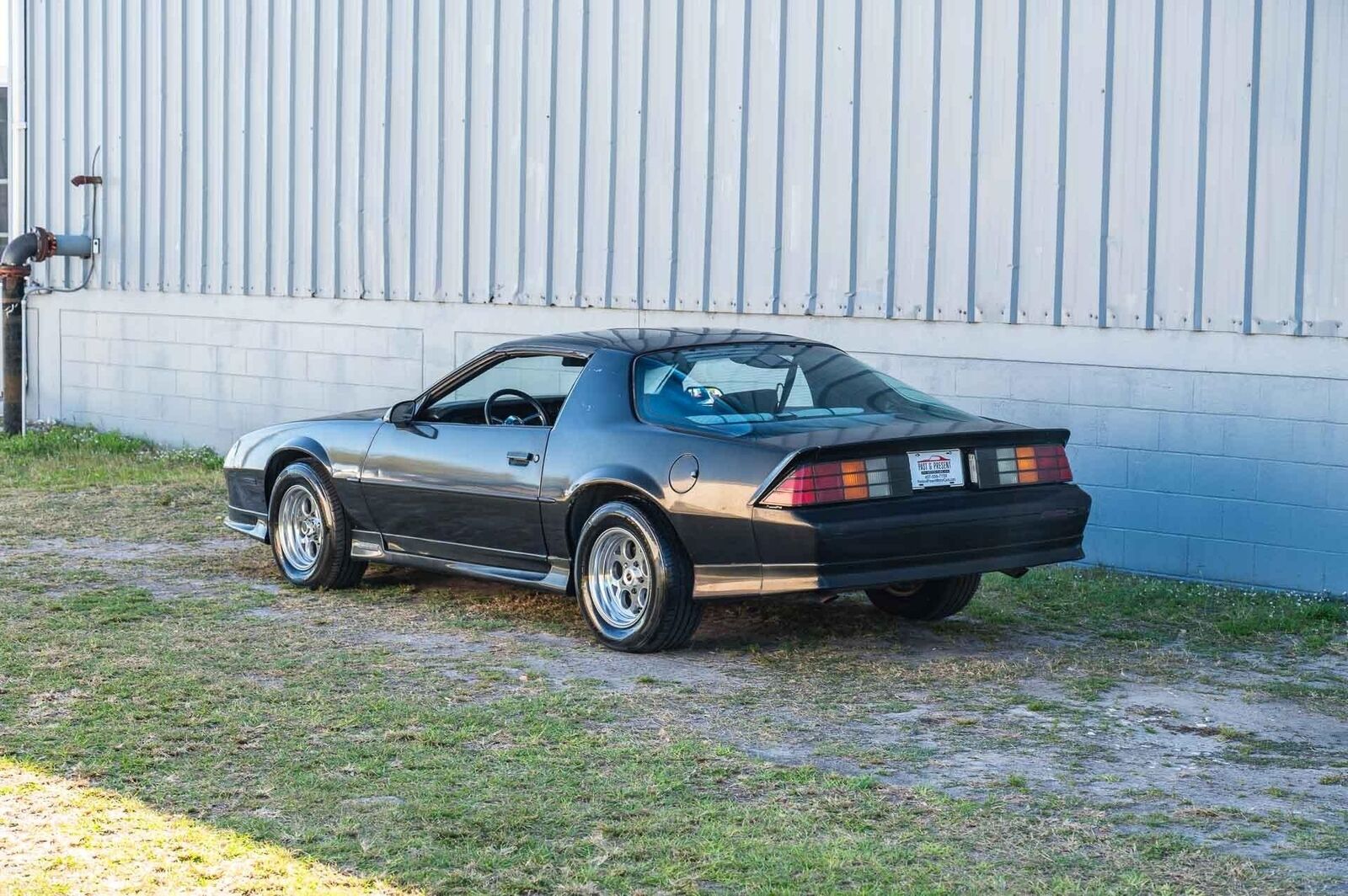 Chevrolet-Camaro-1992-2-Door-3