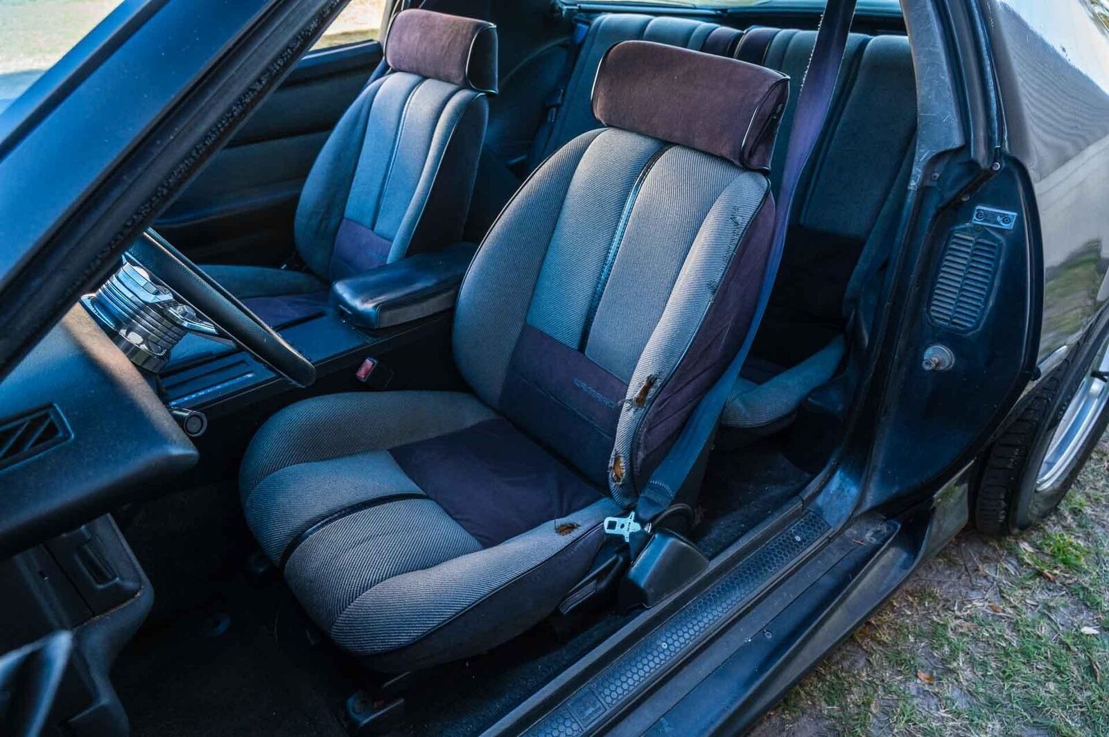 Chevrolet-Camaro-1992-2-Door-33