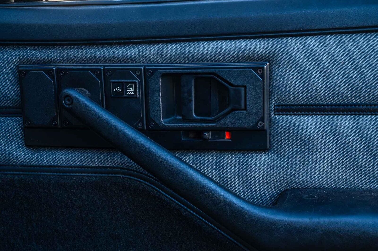 Chevrolet-Camaro-1992-2-Door-36