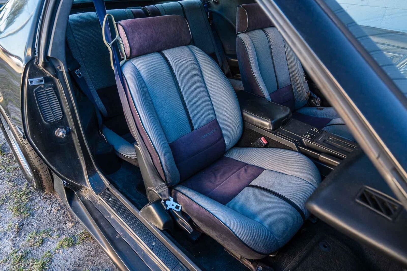 Chevrolet-Camaro-1992-2-Door-38
