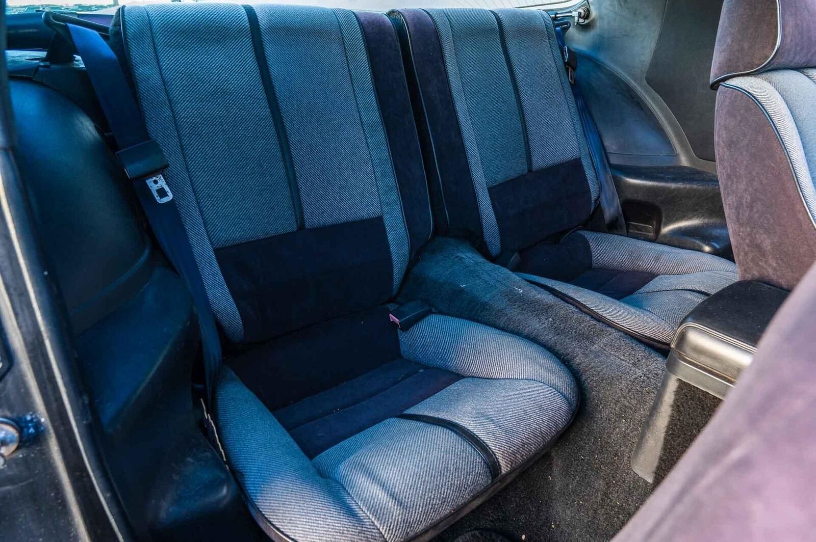 Chevrolet-Camaro-1992-2-Door-39