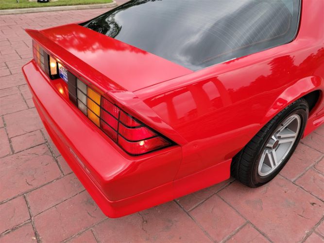 Chevrolet-Camaro-1992-32