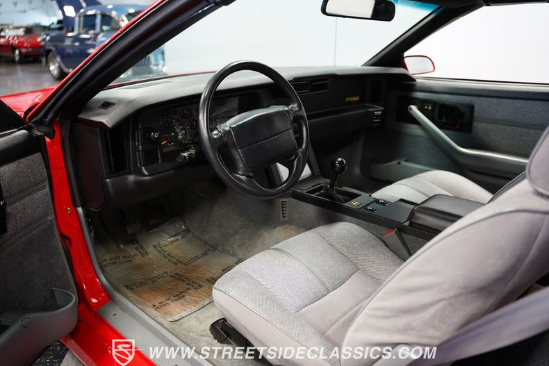 Chevrolet-Camaro-1992-Bright-Red-Gray-11