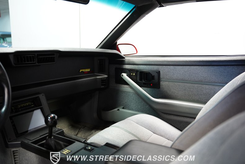 Chevrolet-Camaro-1992-Bright-Red-Gray-16