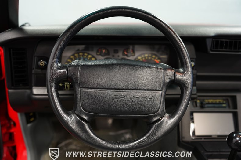 Chevrolet-Camaro-1992-Bright-Red-Gray-44